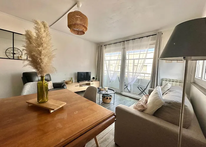 Avec Balcon Au Coeur Des Commerces Et De La De *