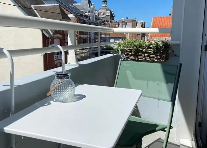 Appartement Avec Balcon Au Coeur Des Commerces Et De La De *